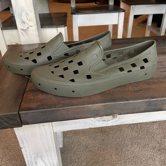 Vans Trek Slip On Men’s 13 Classic Comfort Shoe Dark Green - Picture 1 of 9